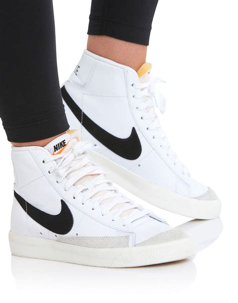 Nike Blazer Low top women